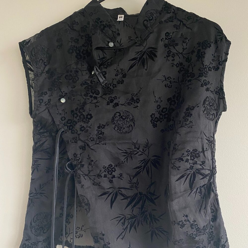 Chic Black Kimono Top